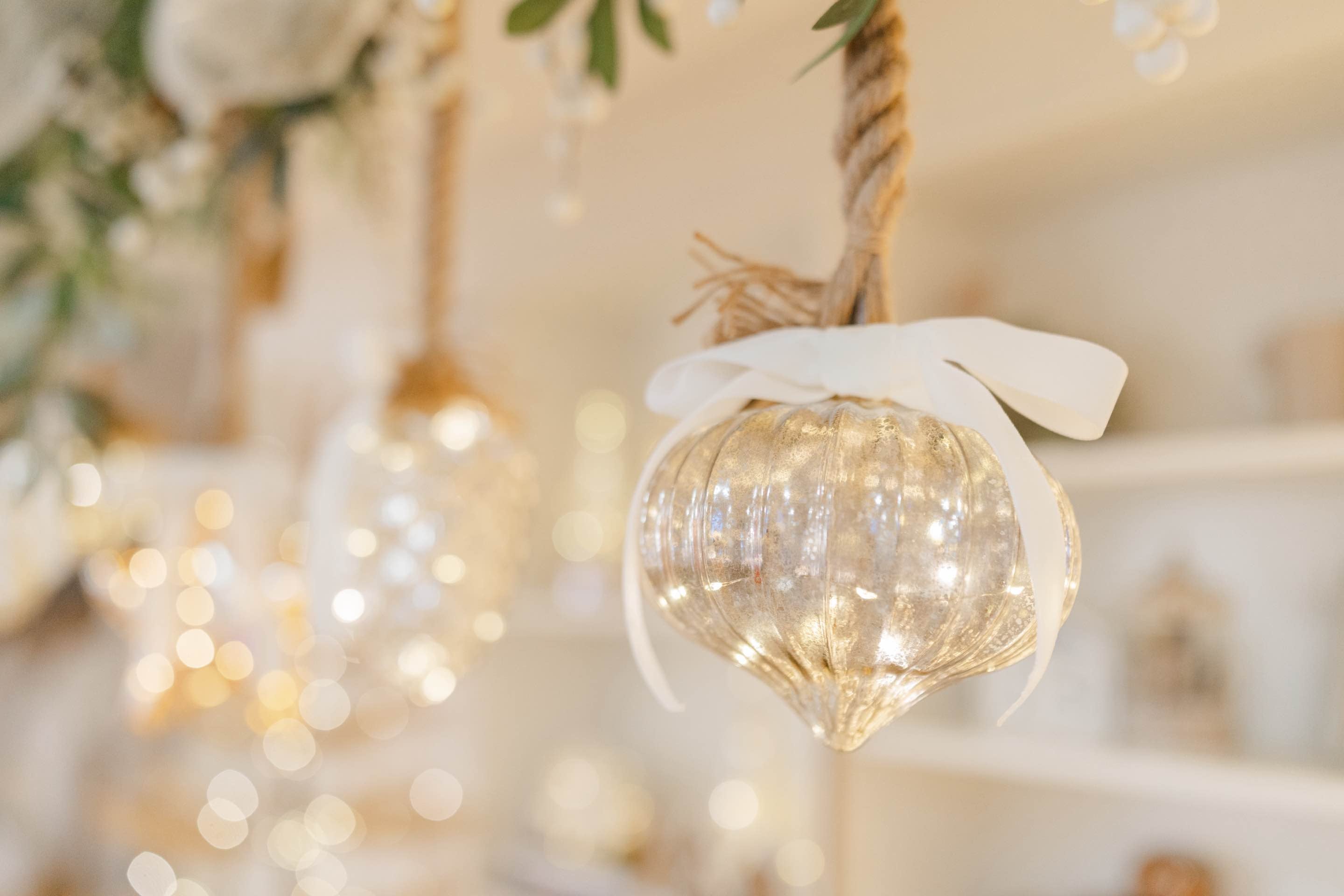 Illuminated hanging glass Christmas bauble