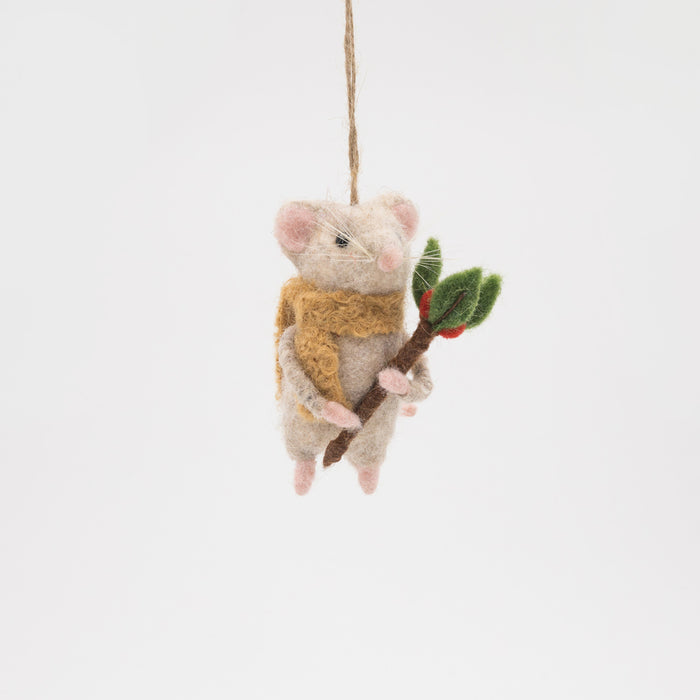 Felt hanging mouse with beige scarf and berry branch – right angle