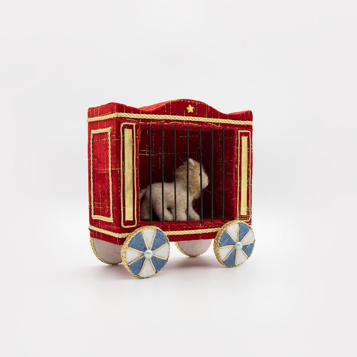 Felt circus lion wagon in red and gold – right angle