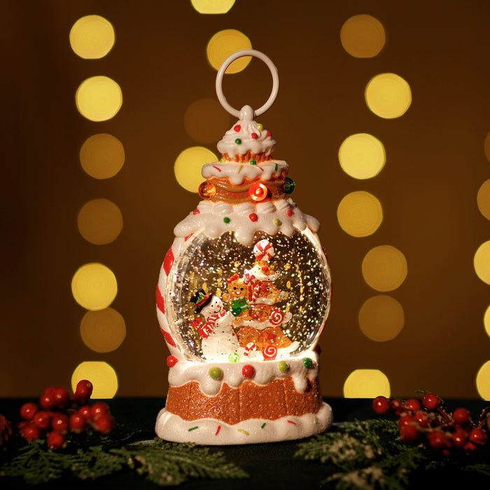 Snowing Gingerbread Cup Cake w/ Snowman