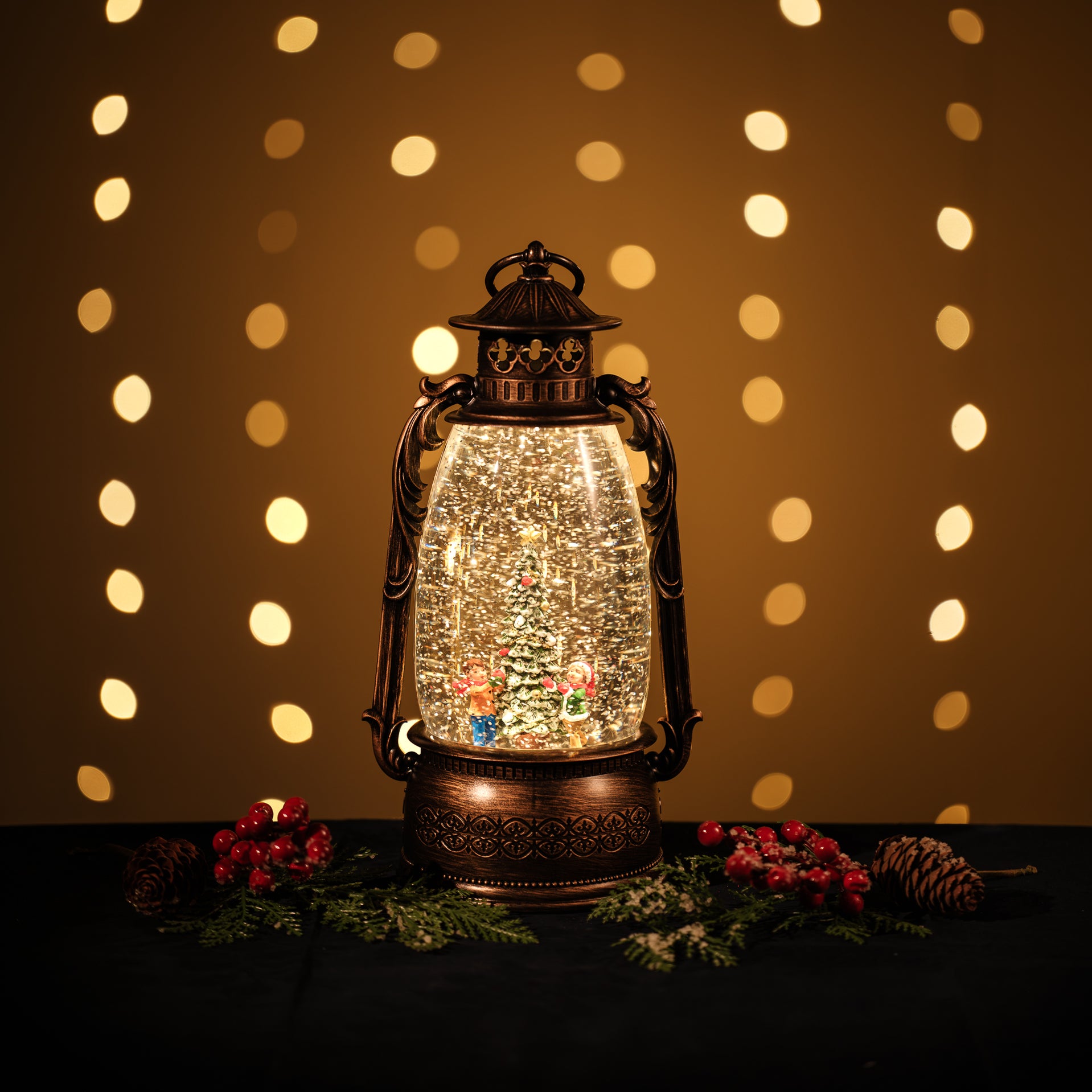 Snowing Oil Lantern with Xmas Tree — Xmas & Co.